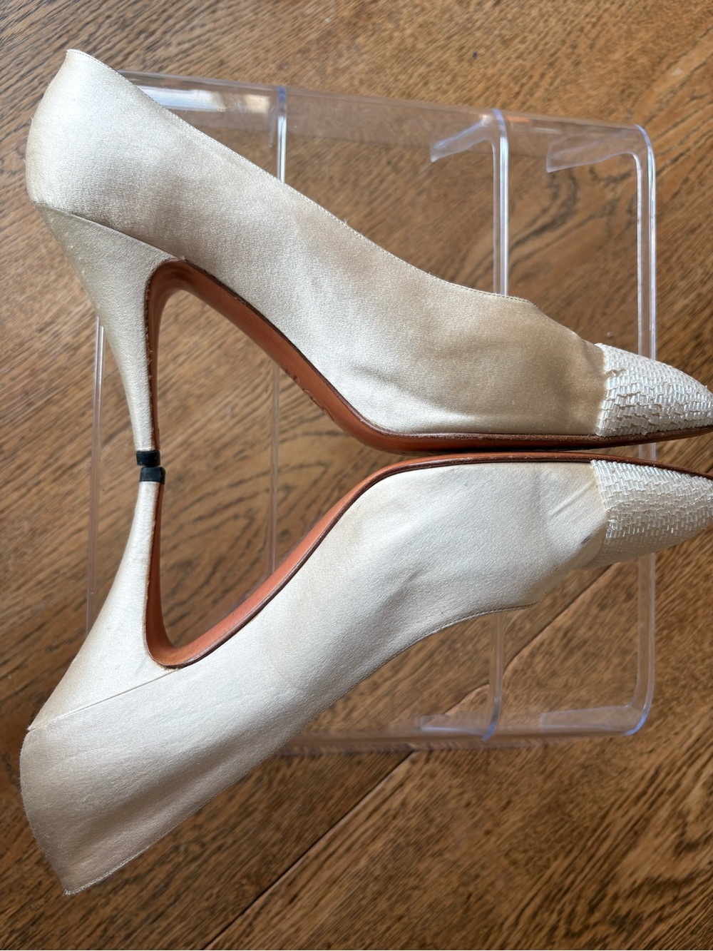 CHANEL Vintage Cream Satin Pointed Toe Pumps with Textured Cap Size 39 EU/8.5 US - Picture 12 of 16